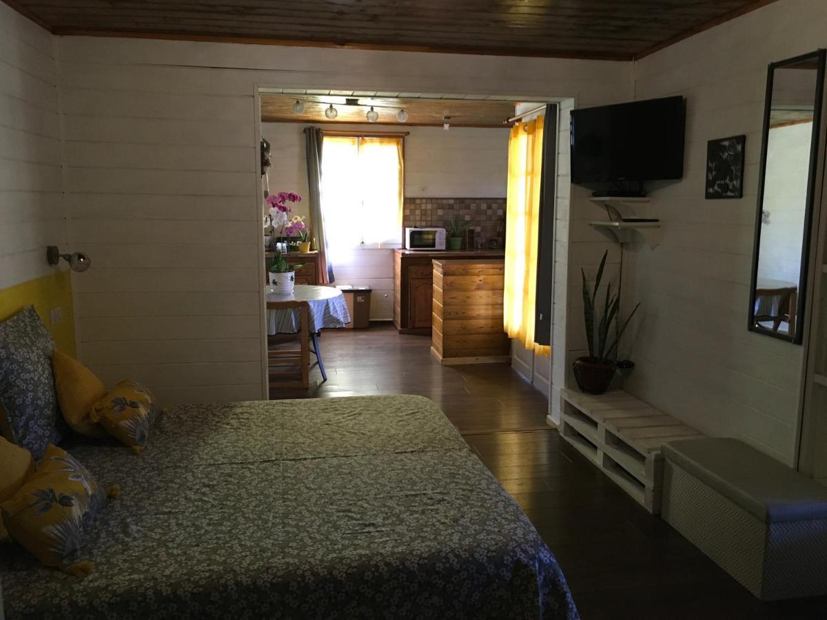 Bed and Breakfast Ti Kaz Hoareau Salazie Exterior foto