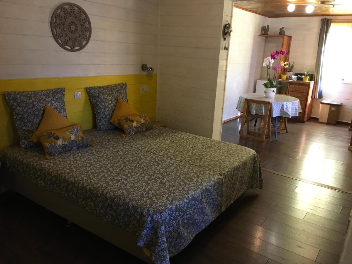 Bed and Breakfast Ti Kaz Hoareau Salazie Exterior foto