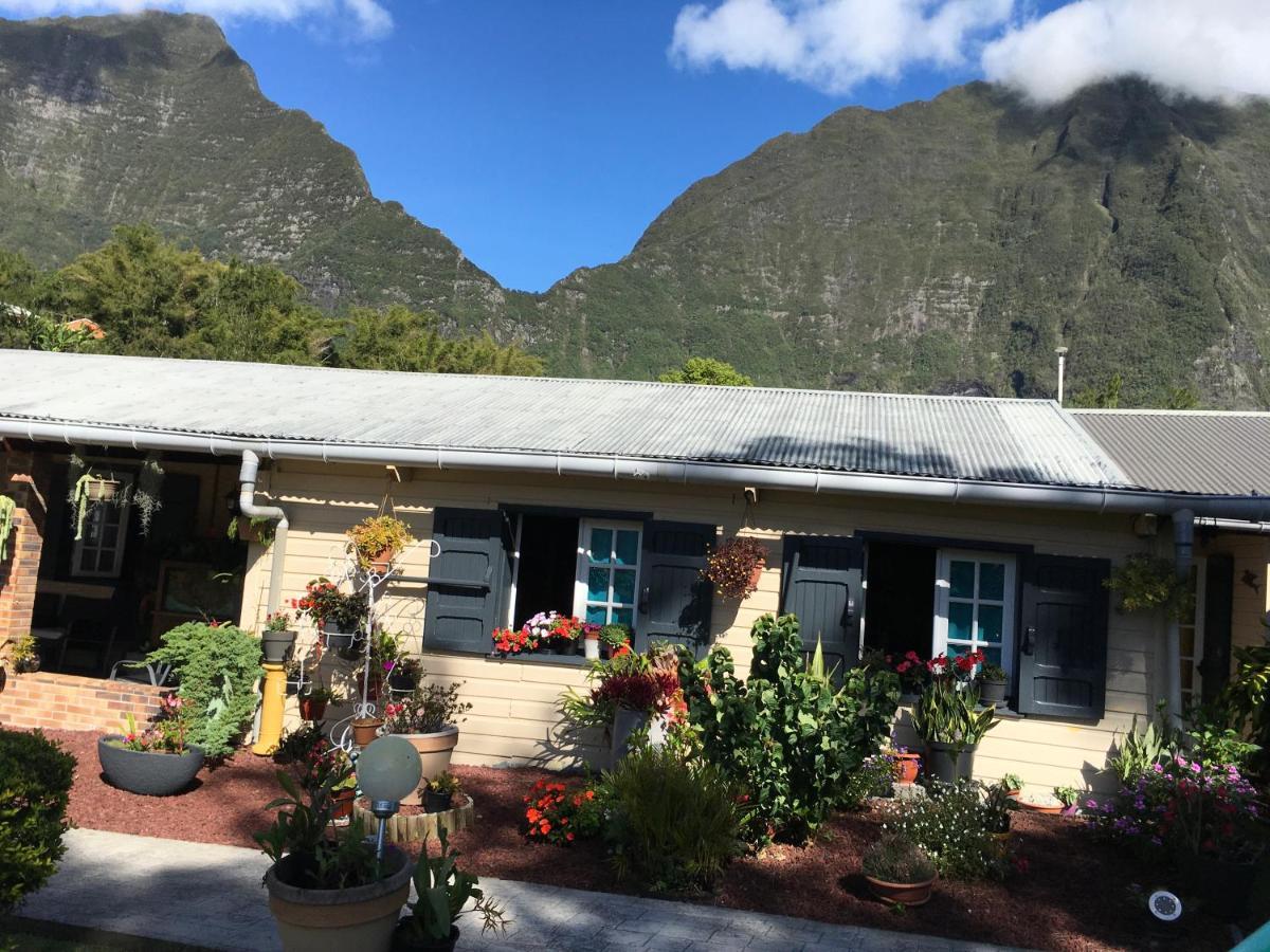 Bed and Breakfast Ti Kaz Hoareau Salazie Exterior foto