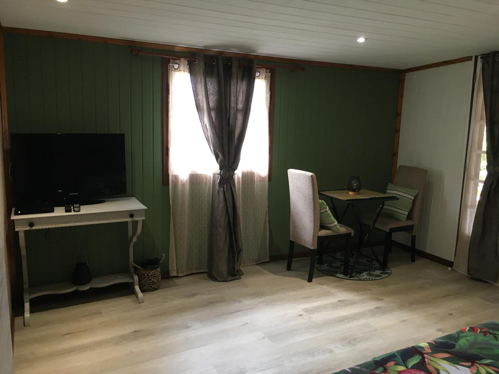 Bed and Breakfast Ti Kaz Hoareau Salazie Exterior foto